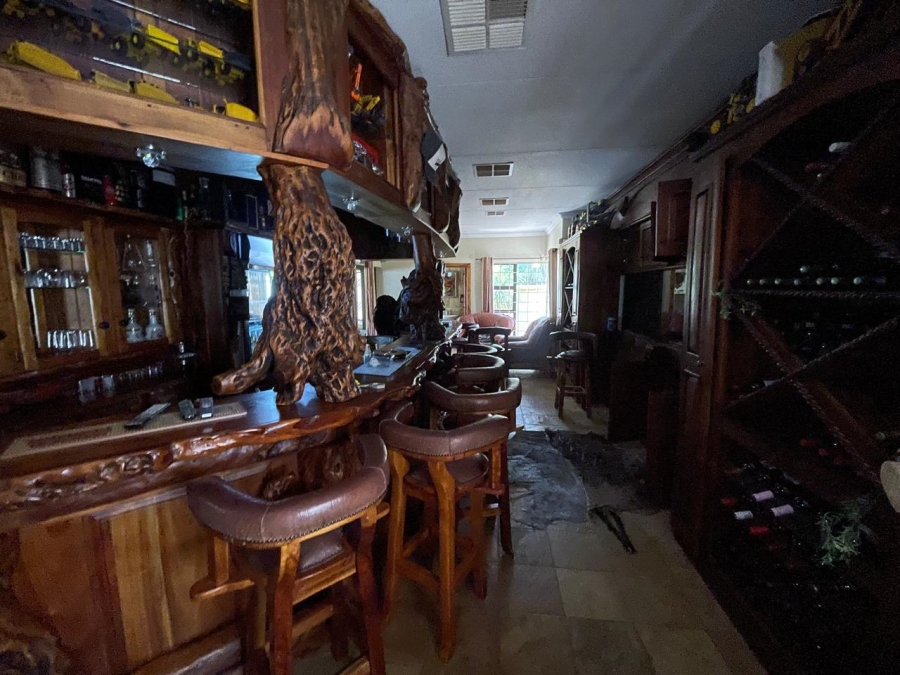 5 Bedroom Property for Sale in Christiana North West